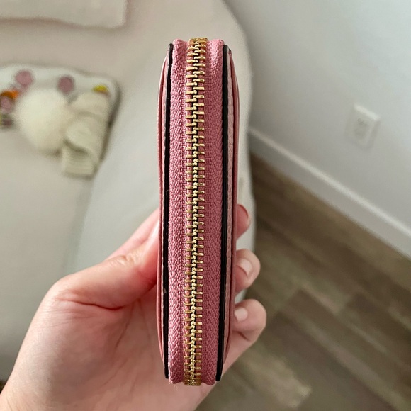 SOLD on Depop - Michael Kors small rose pink wallet 💳 - Picture 3 of 8